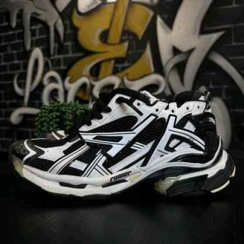 BALENCIAGA RUNNER 4 BLACK WHITE