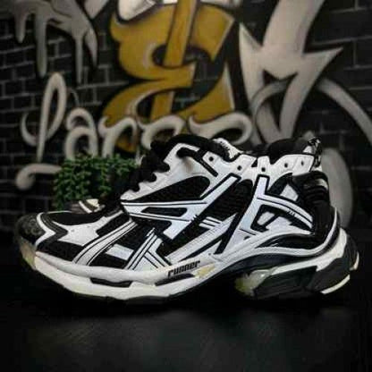 BALENCIAGA RUNNER 4 BLACK WHITE