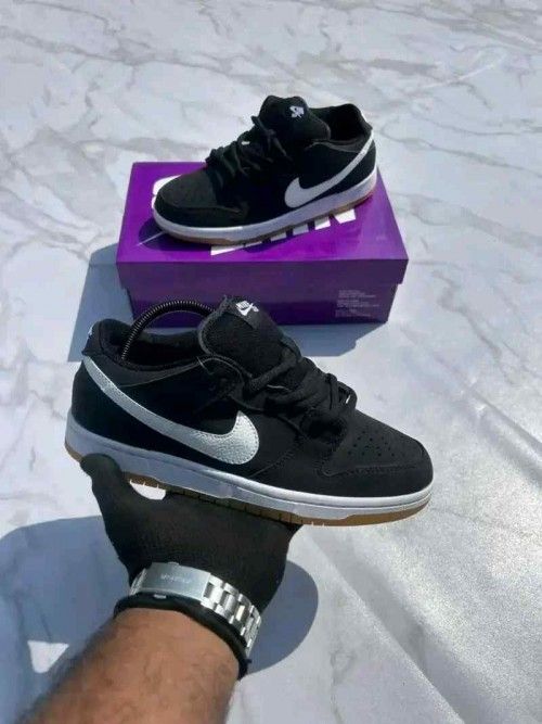 NIK.E SB DUNK LOW PRO GUM