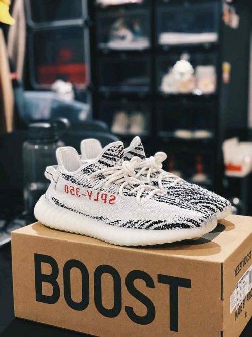 ADDIDAS YEEZY 350 ZEBRA