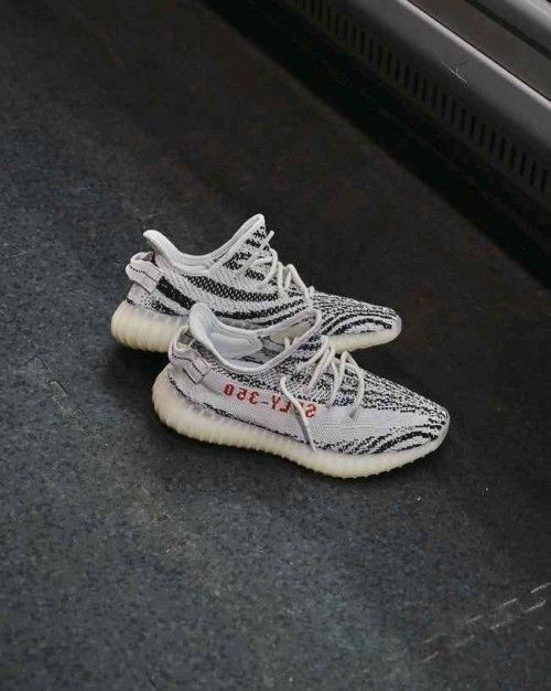 ADDIDAS YEEZY 350 ZEBRA