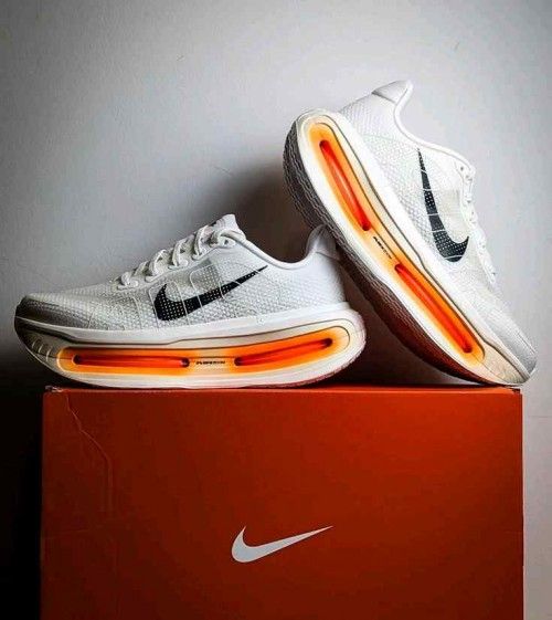 NIK.e VOMERO RUNNER WHITE ORANGE