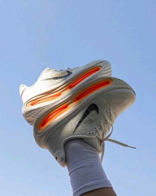NIK.e VOMERO RUNNER WHITE ORANGE