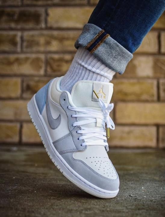AIR JORDAN RETRO 1 LOW PARIS