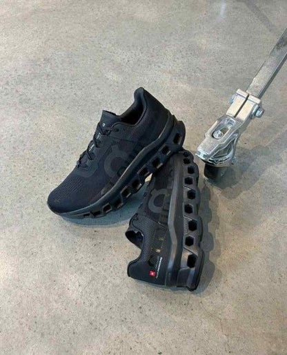 On Running Cloud Monster Black