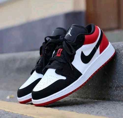 AIR JORDAN RETRO 1 BLACK TOE SHORT