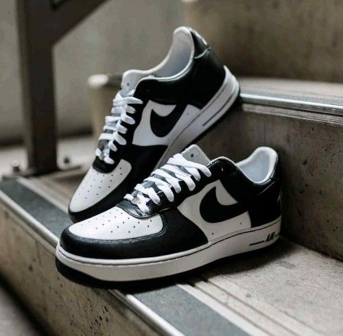 NIK.E AIRFORCE 1 LOW TERROR SQUAD BLACK WHITE