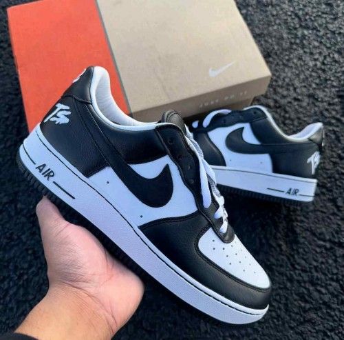 NIK.E AIRFORCE 1 LOW TERROR SQUAD BLACK WHITE