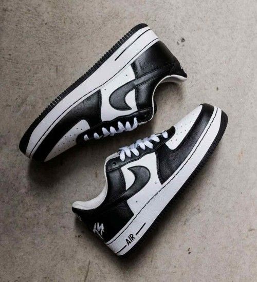 NIK.E AIRFORCE 1 LOW TERROR SQUAD BLACK WHITE
