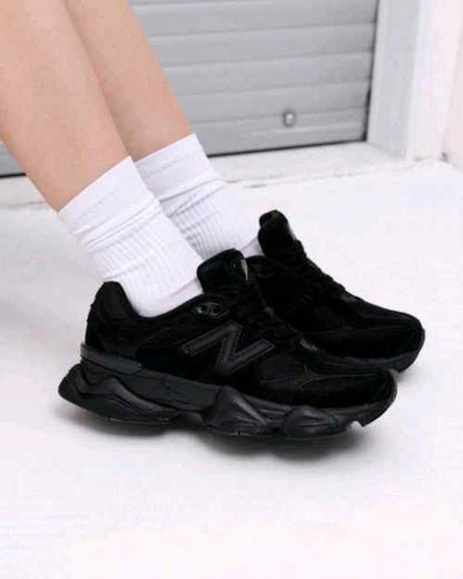 Neww balancee 9060 Black Cat