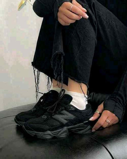 Neww balancee 9060 Black Cat