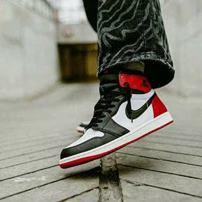 AIR JORDAN RETRO 1 OG BLACK TOE HIGH REIMAGINED