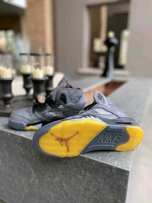 AI_R JORDAN RETRO 5 OFFWHITE