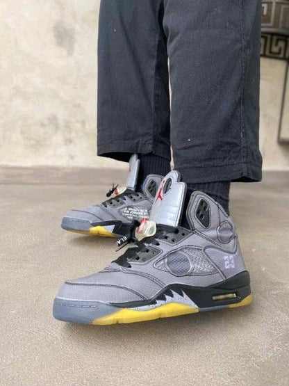 AI_R JORDAN RETRO 5 OFFWHITE