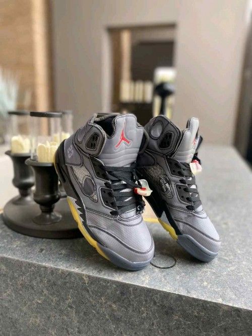 AI_R JORDAN RETRO 5 OFFWHITE