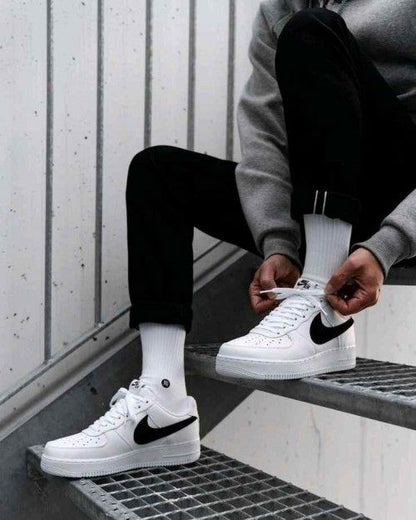 NI KE AIRFORCE 1 LOW AN 20 BLACK WHITE