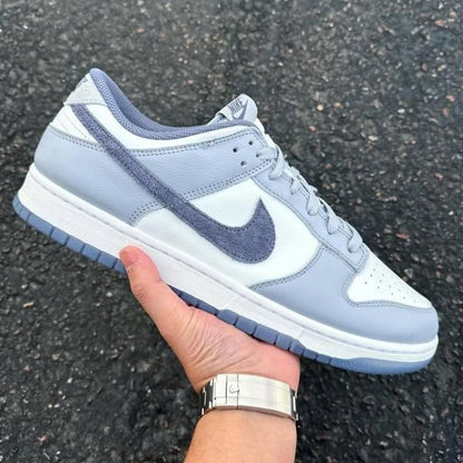 NI.KE SB DUNK LOW LIGHT CARBON