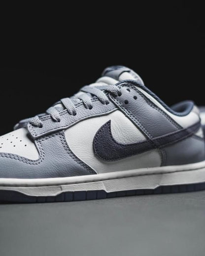 NI.KE SB DUNK LOW LIGHT CARBON