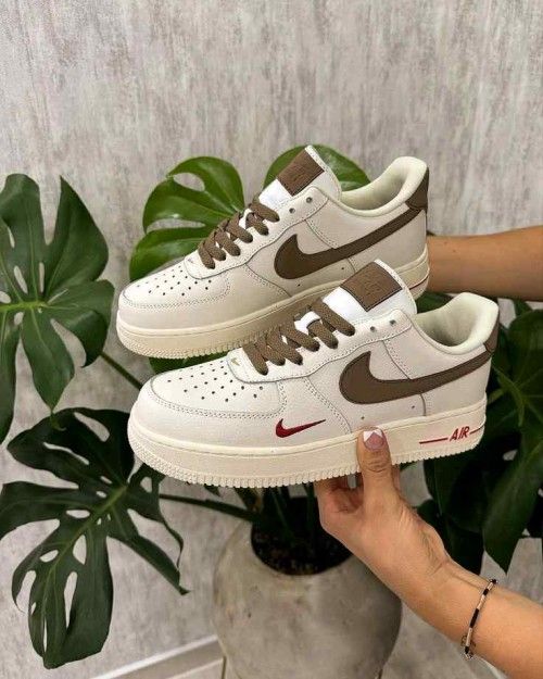 NIK.E AIRFORCE 1 COFFEE MILK