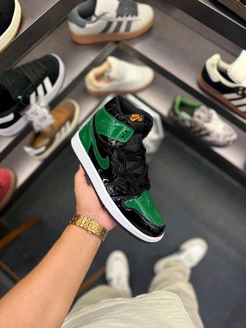 AIR JORDAN RETRO 1 MIAMI GREEN