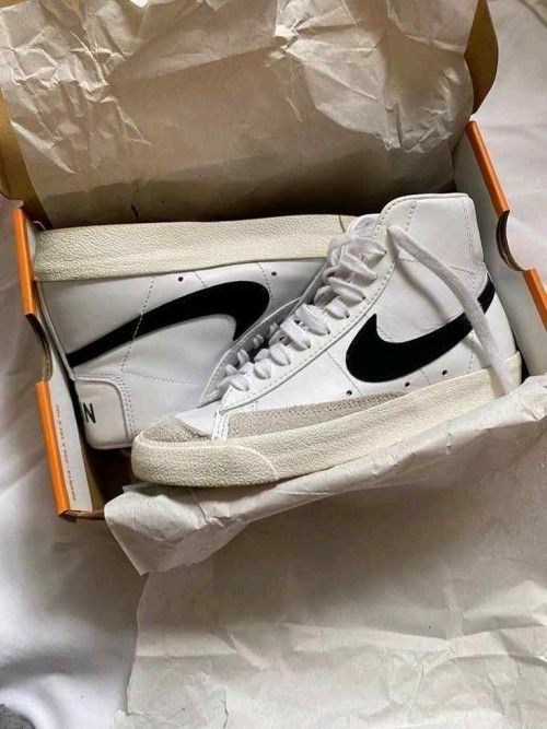 NIK.E MID BLAZER HIGH WHIT