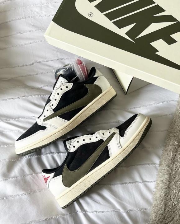 NIKKE AIR JORDAN 1 LOW X TRAVIS SCOTT OLIVE SEMI UA