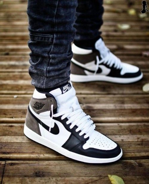 AIR JORDAN RETRO 1 MOCHA