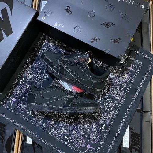 AIR JORDAN RETRO 1 Travis scott PHANTOM