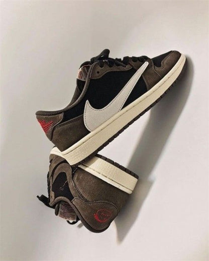 NIK_E AIR JORDAN RETRO 1 LOW X TRAVIS SCOTT MOCHA SEMI UA