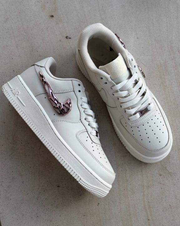 Nik.e Air Force 1 LX Molten Swoosh