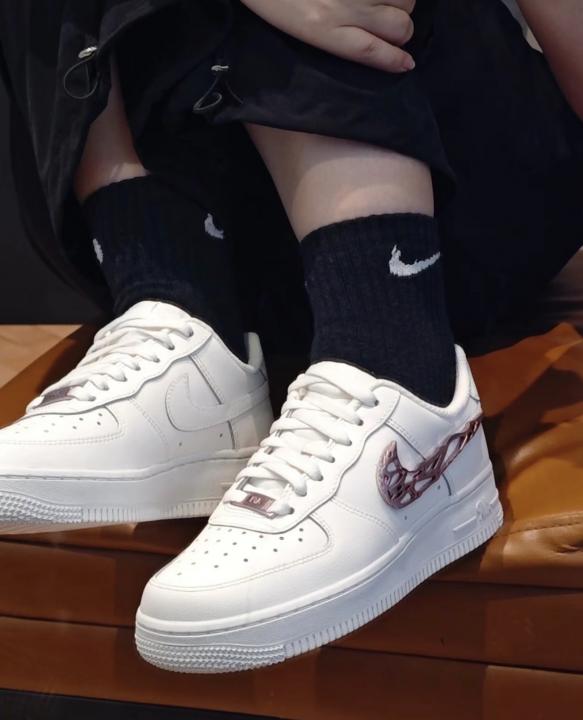 Nik.e Air Force 1 LX Molten Swoosh
