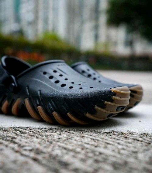 CROCCS CLOGS ECHO GUM BLACK FOR MEN