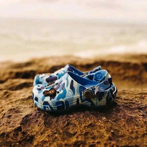 CROCCS CLASSIC CLOG X BAPE BLUE