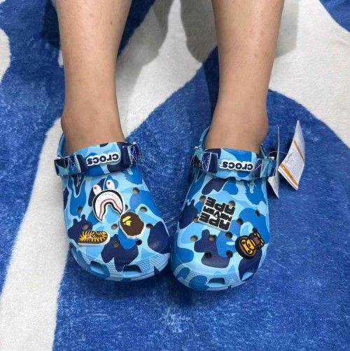 CROCCS CLASSIC CLOG X BAPE BLUE