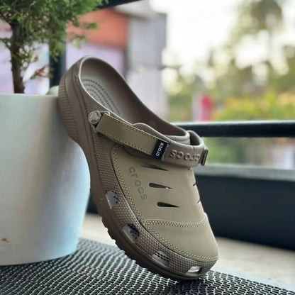 croc Yukoon Clogs Beige