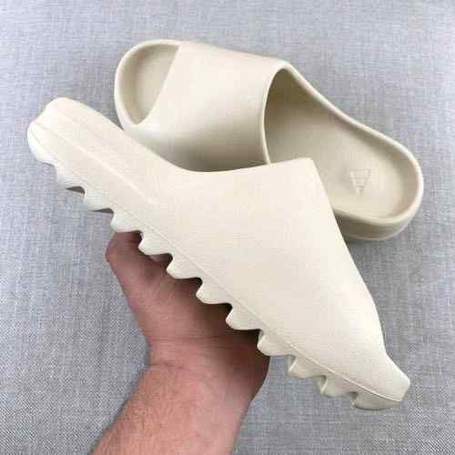 ADDIDAS YEEZY SLIDES BONE SEMI UA