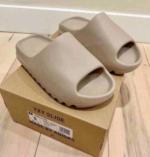ADDIDAS YEEZY SLIDES PURE SEMI UA