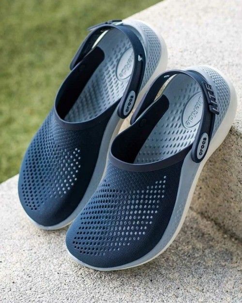 croocs. lite ride 360 clog navy blue