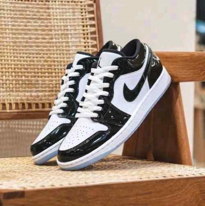nikkee air jordan 1 low se concord white black