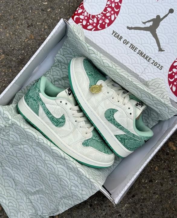 NIKKE AIR JORDAN 1 LOW YEAR OF THE SNAKE 2025