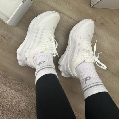 ALO YOGA RUNNER TRIPLE WHITE