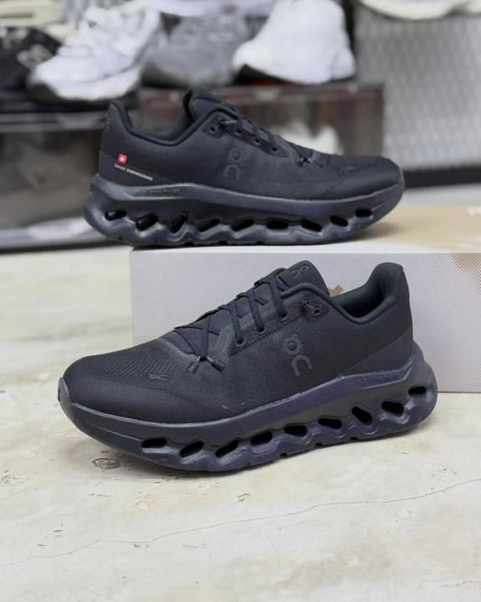 ON CLOUDTILT running ECLIPSE ALL BLACK