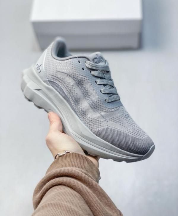 ALO YOGA RUNNER GREY