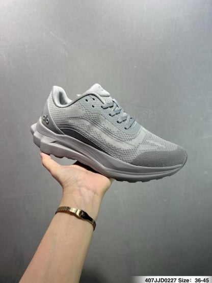 ALO YOGA RUNNER GREY