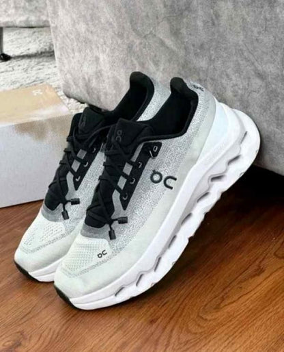 ON CLOUD Running TILT 2 0 BLACK IVORY