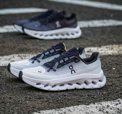 ON CLOUD Running TILT 2 0 BLACK IVORY