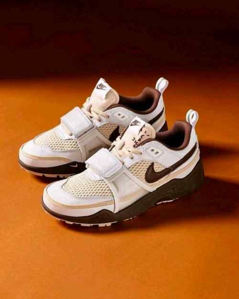Nikkee x Travis Scott Zoom Field Jaxx Light Chocolate