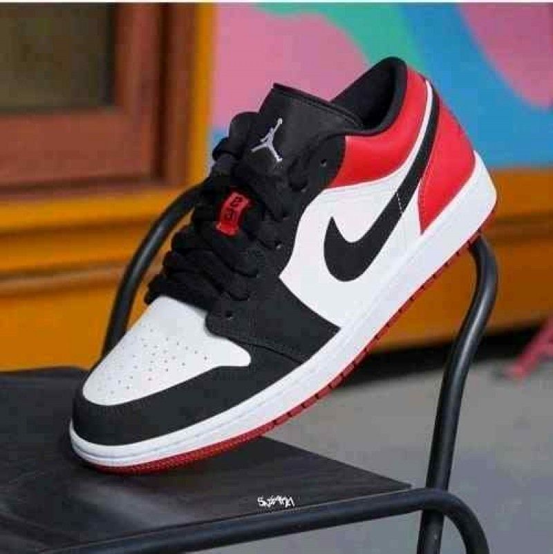 nikkee jordan retro 1 low BLACK TOE