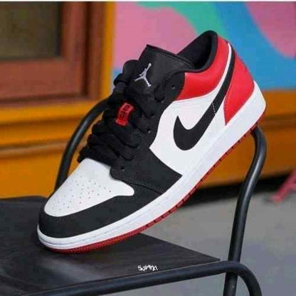 nikkee jordan retro 1 low BLACK TOE