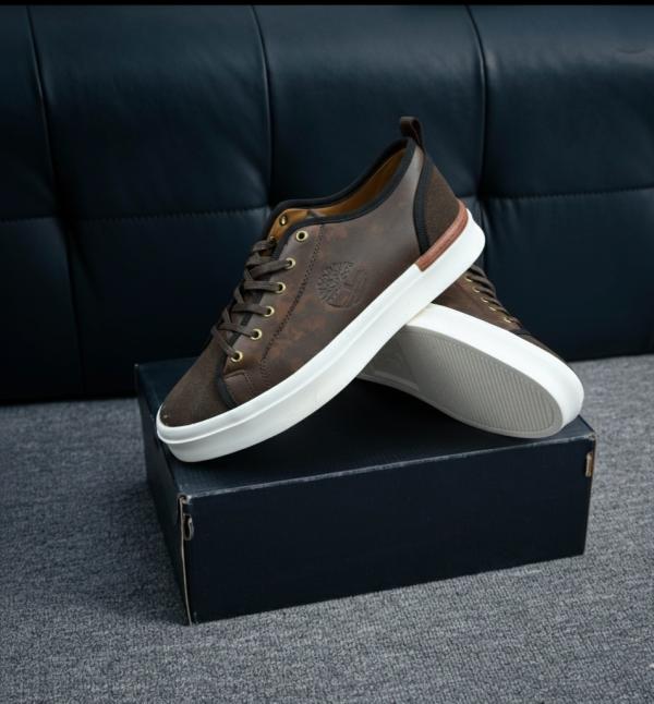 TIMBERLAND BROWN WHITE CASUAL 0011